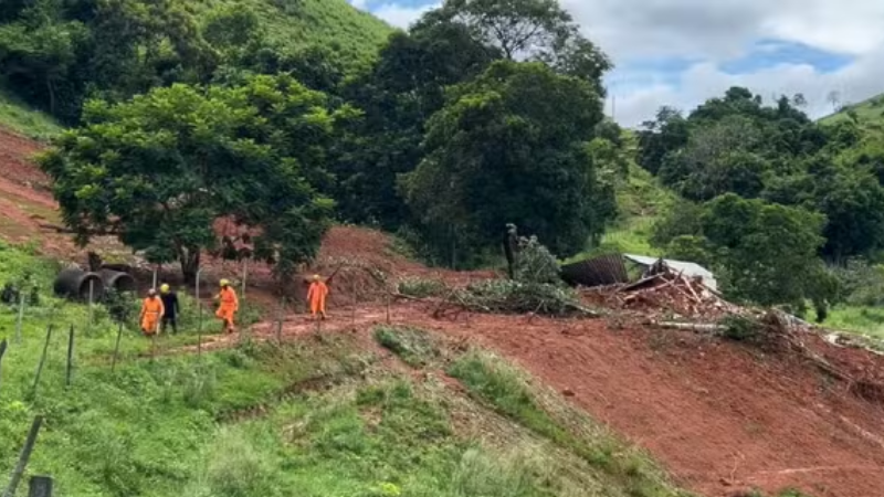 Família morre soterrada após rompimento de açude em Eugenópolis