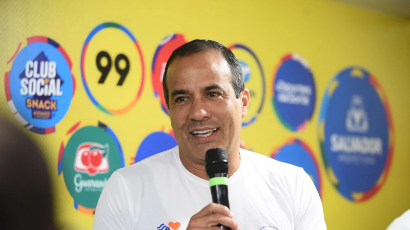 Carnaval de Salvador começa com público recorde no Centro