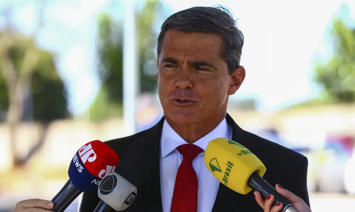 Exército informa ao STF que general atende critérios para visita íntima