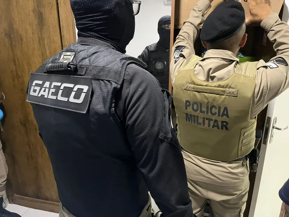 Quatro policiais militares são presos na Bahia por suspeita de integrar grupo miliciano