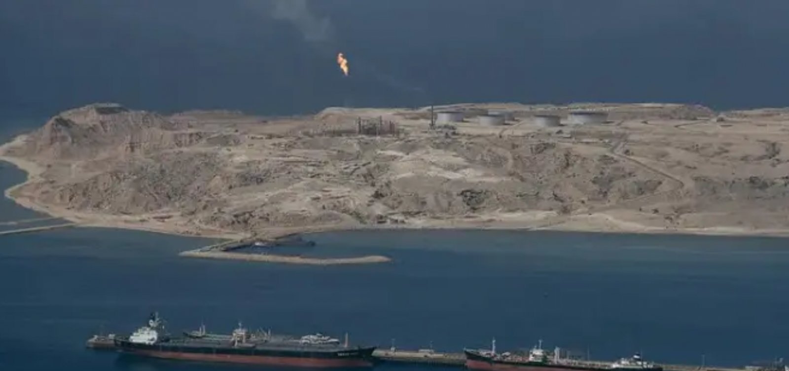 Ataques a navios elevam tensão no Estreito de Ormuz, rota estratégica do petróleo