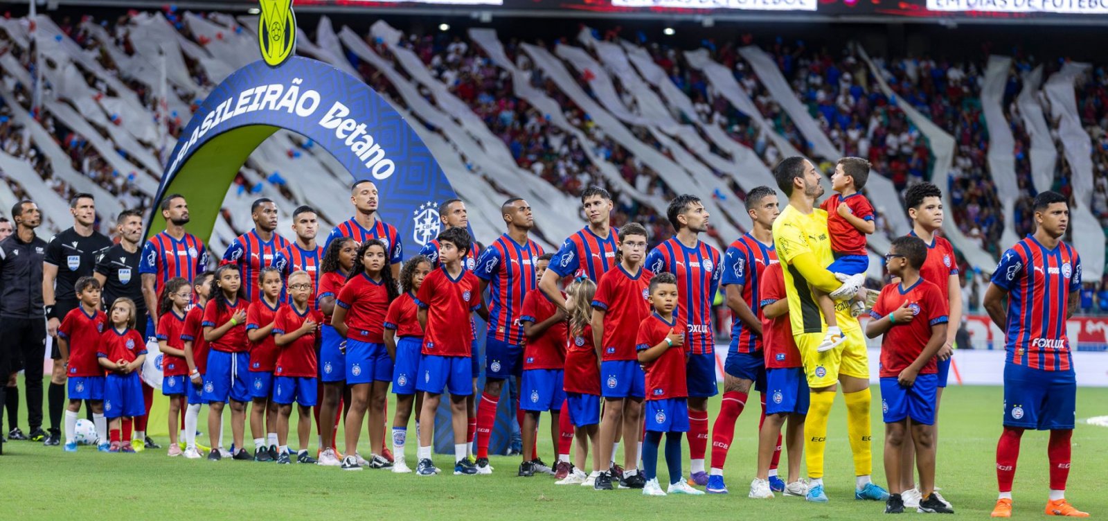 Bahia enfrenta Bragantino na Fonte Nova em busca do primeiro triunfo em casa no Brasileirão