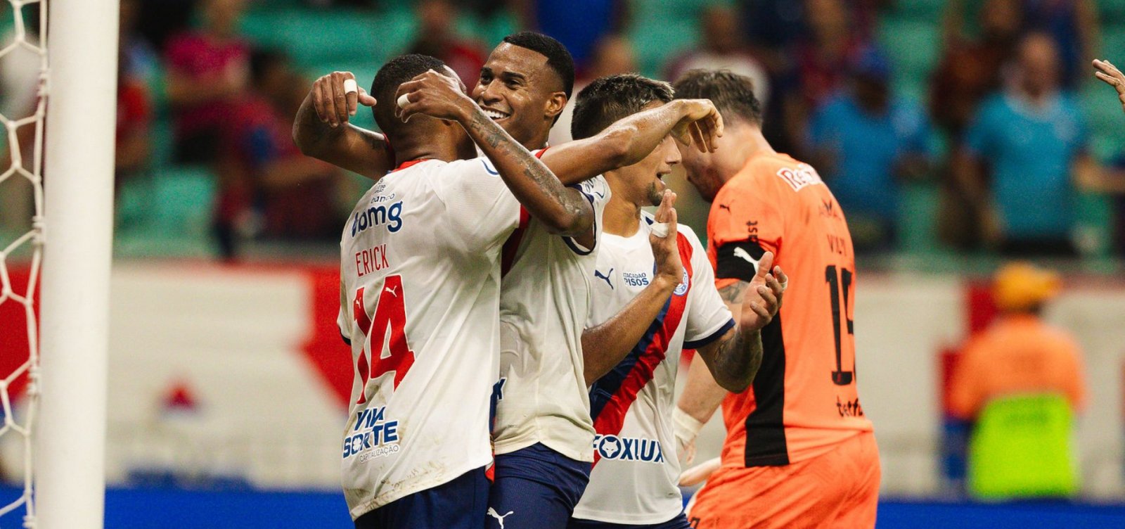 Bahia vence Bragantino na Fonte Nova e conquista primeiro triunfo como mandante no Brasileirão