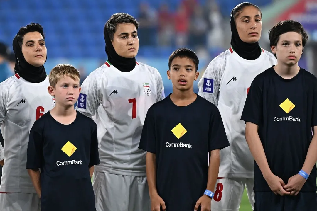 Silêncio no hino nacional marca protesto de jogadoras do Irã na Copa da Ásia