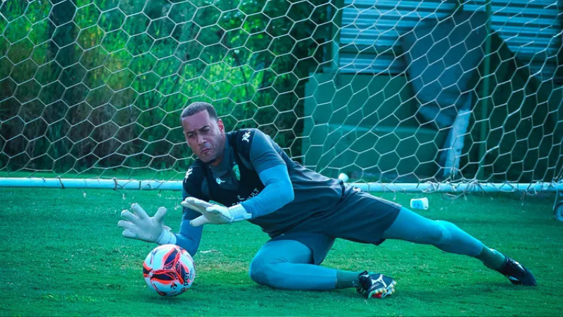 Bahia reforça o gol e contrata Léo Vieira após lesão de Ronaldo