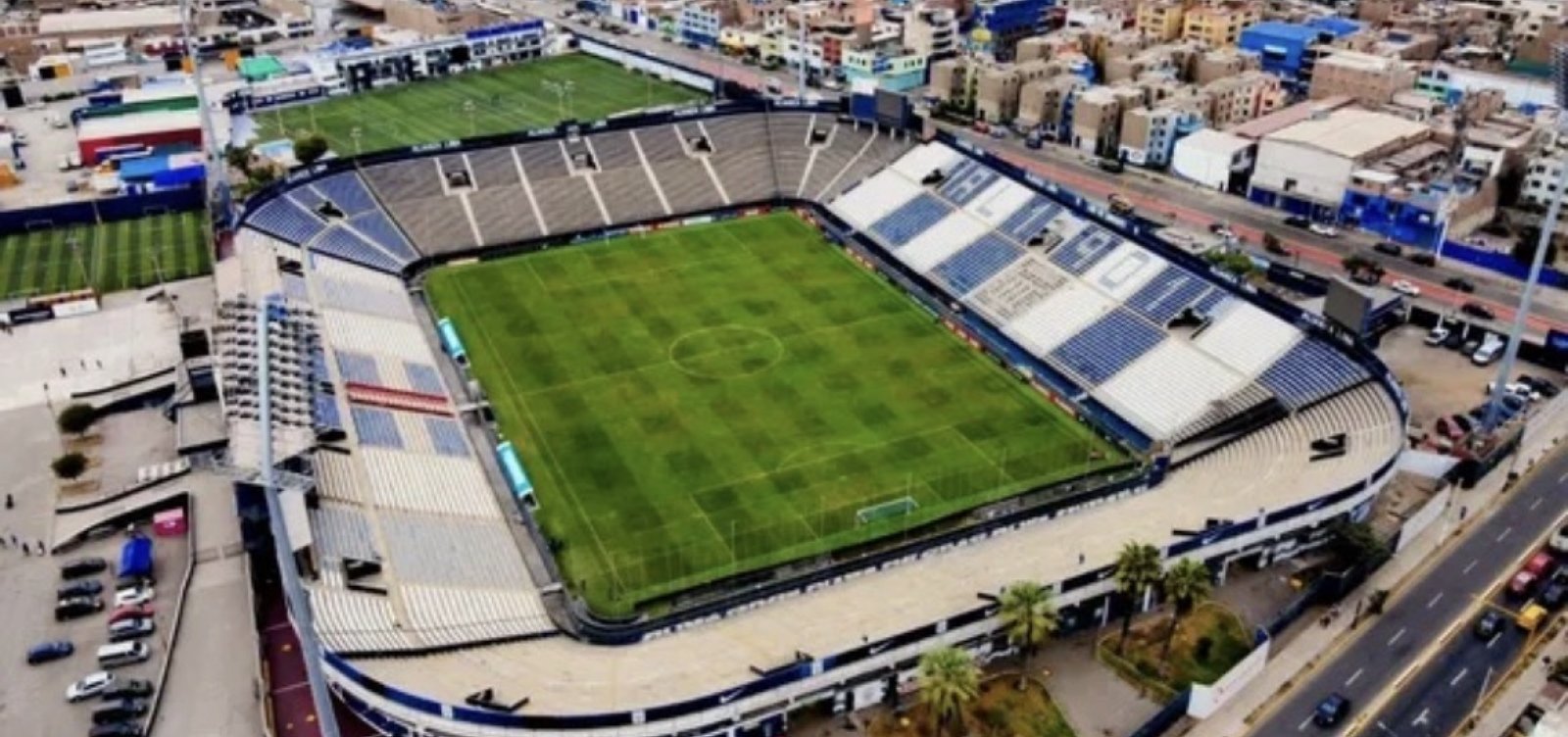 Tragédia em Lima: queda de arquibancada deixa morto e dezenas de feridos em estádio