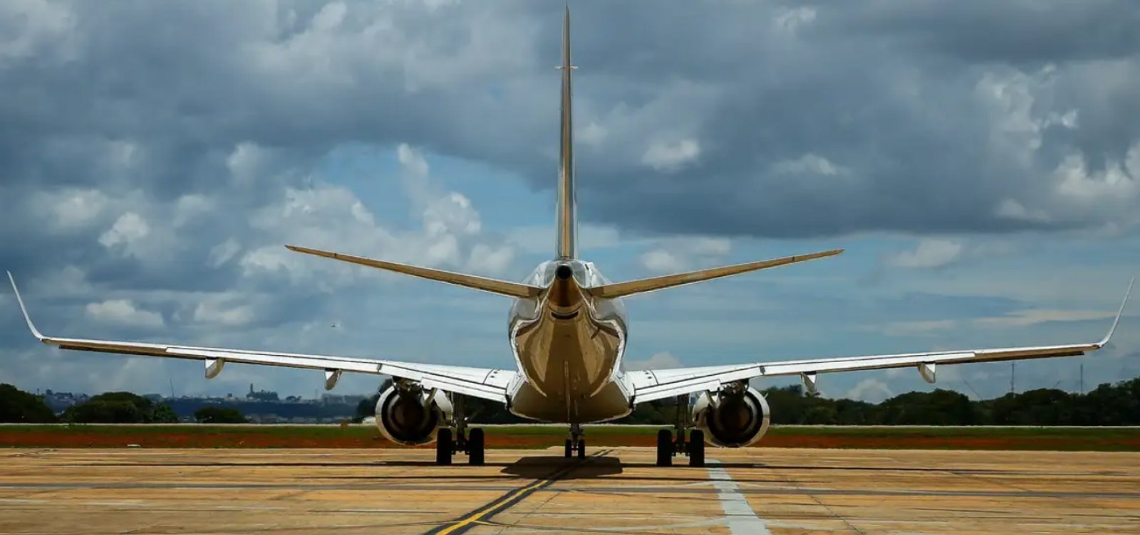Governo estuda zerar imposto sobre combustível de aviação para frear alta das passagens