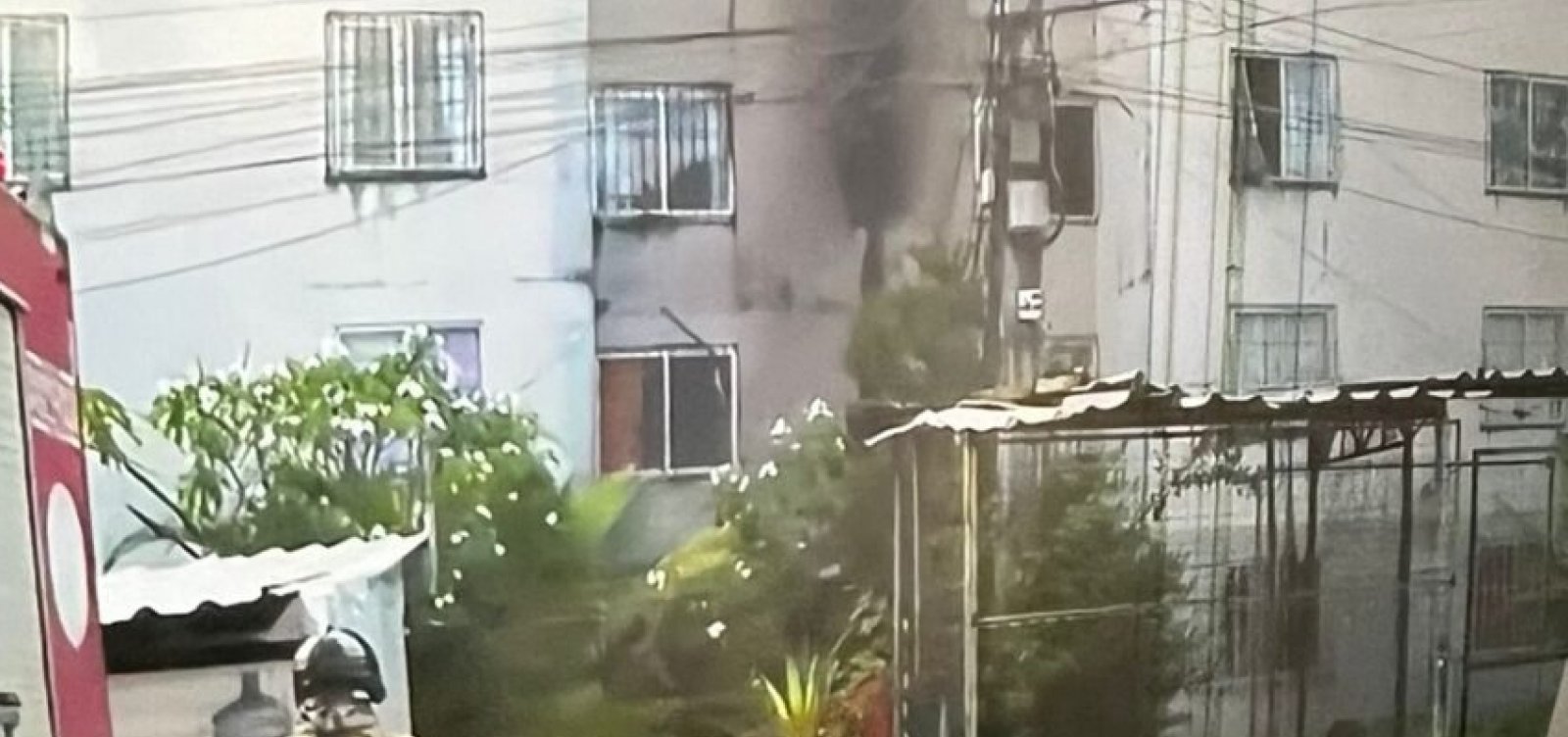 Incêndio em condomínio no Jardim das Margaridas é controlado sem vítimas