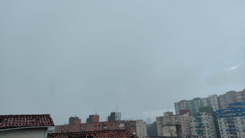 Alerta de chuvas intensas atinge regiões da Bahia nesta segunda-feira, informa Inmet