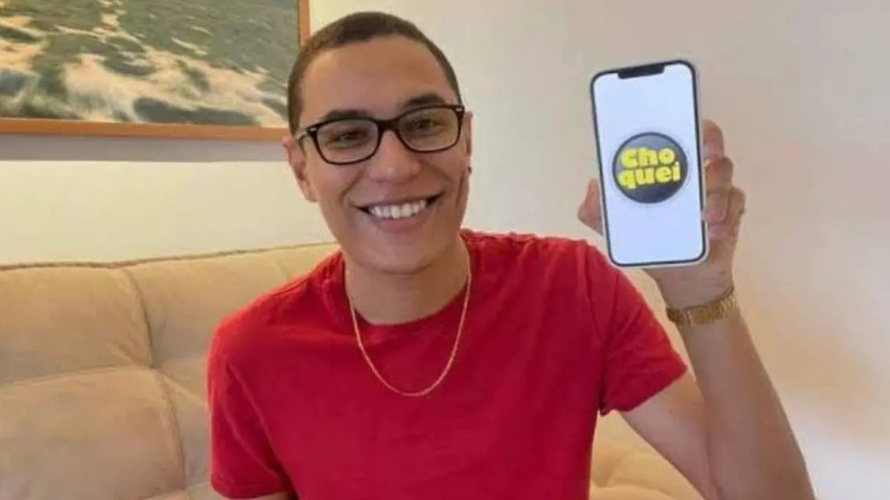 Operação da PF prende influenciador ligado à página Choquei por suspeita de lavagem de dinheiro