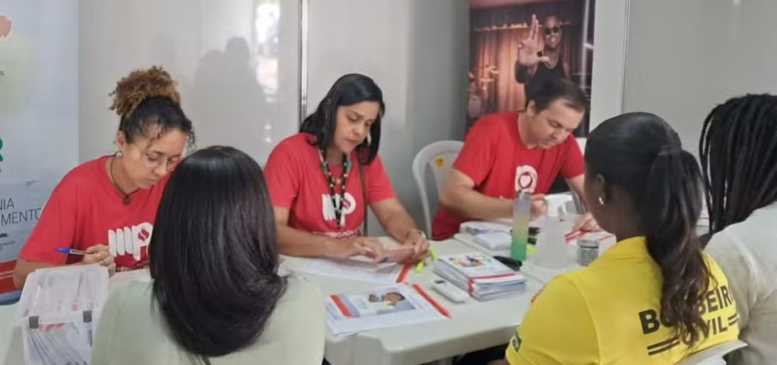 MP-BA leva serviços gratuitos de reconhecimento de paternidade e emissão de documentos a três cidades