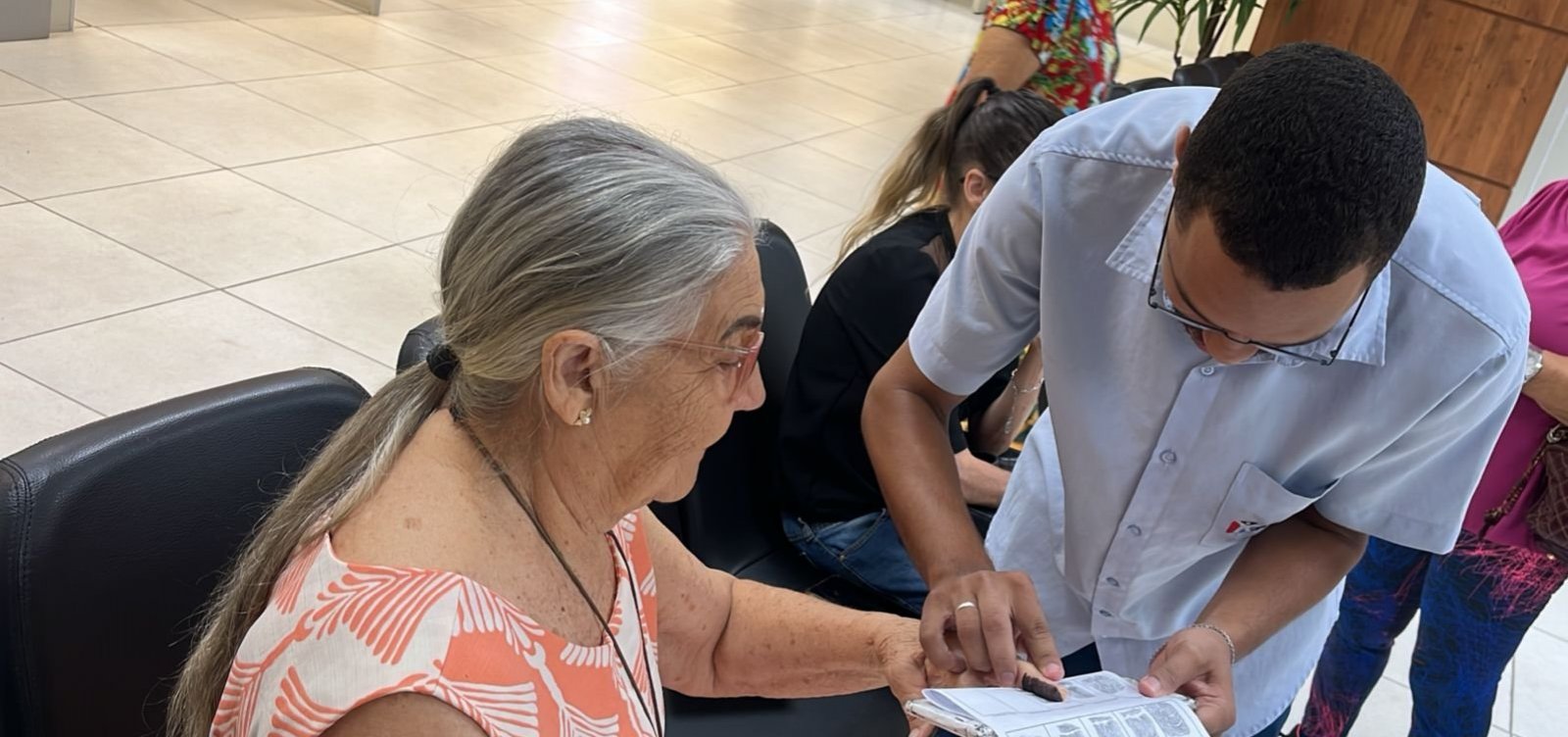 SAC promove mutirão para emissão da nova identidade de idosos em 59 cidades baianas neste sábado