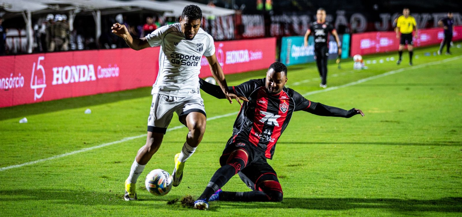 Vitória vence o Ceará no Barradão e garante vaga na semifinal da Copa do Nordeste
