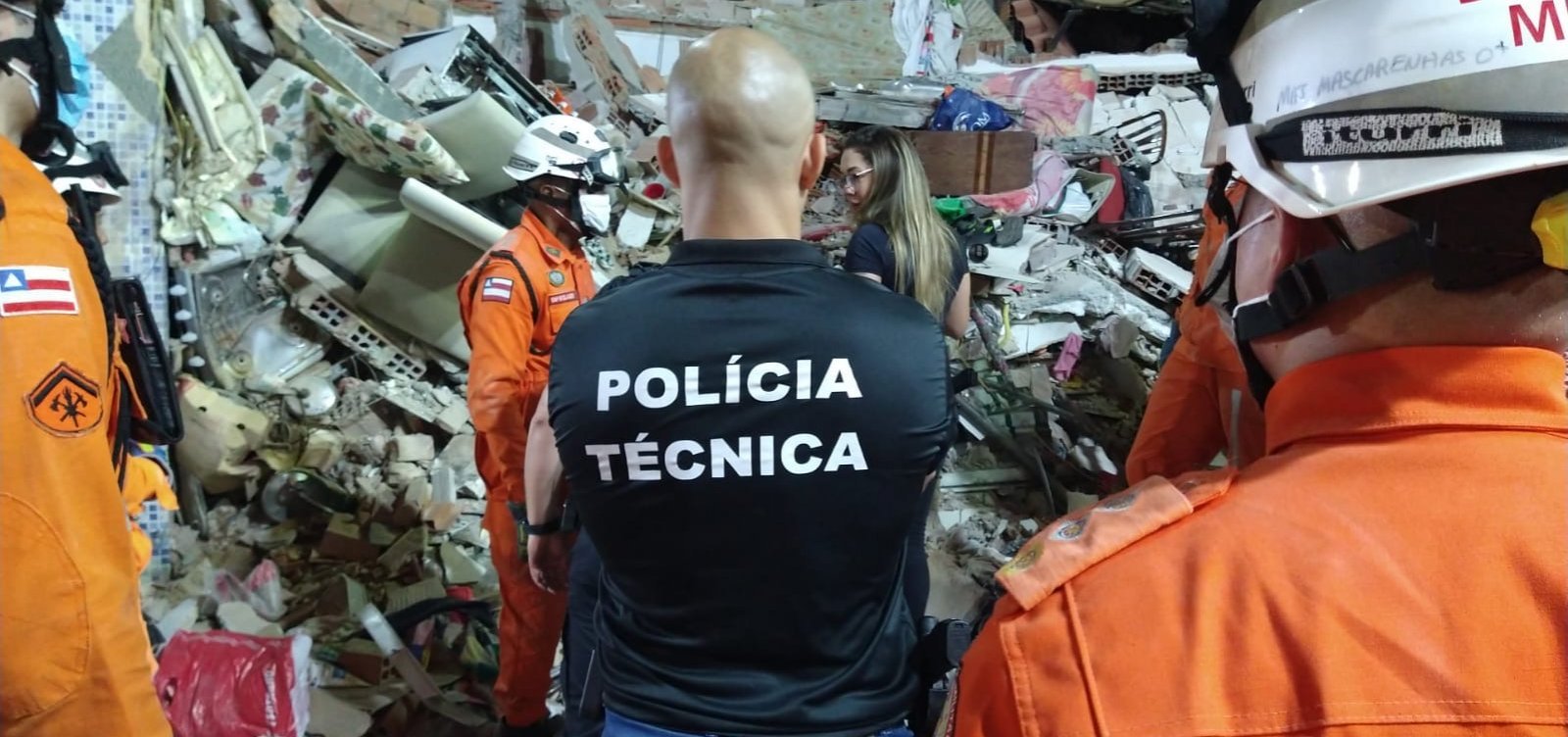 Desabamento em Salvador deixa três mortos e leva retirada de famílias de área de risco em Luiz Anselmo