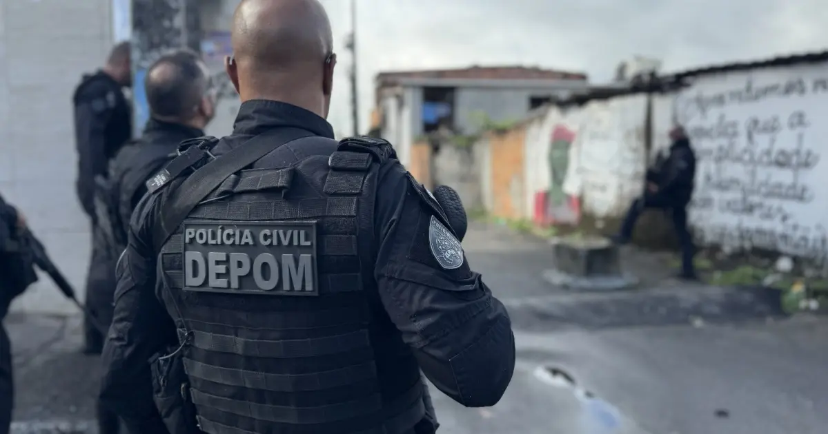 Polícia Civil apreende submetralhadora, revólver e munições após fuga de suspeitos em Salvador