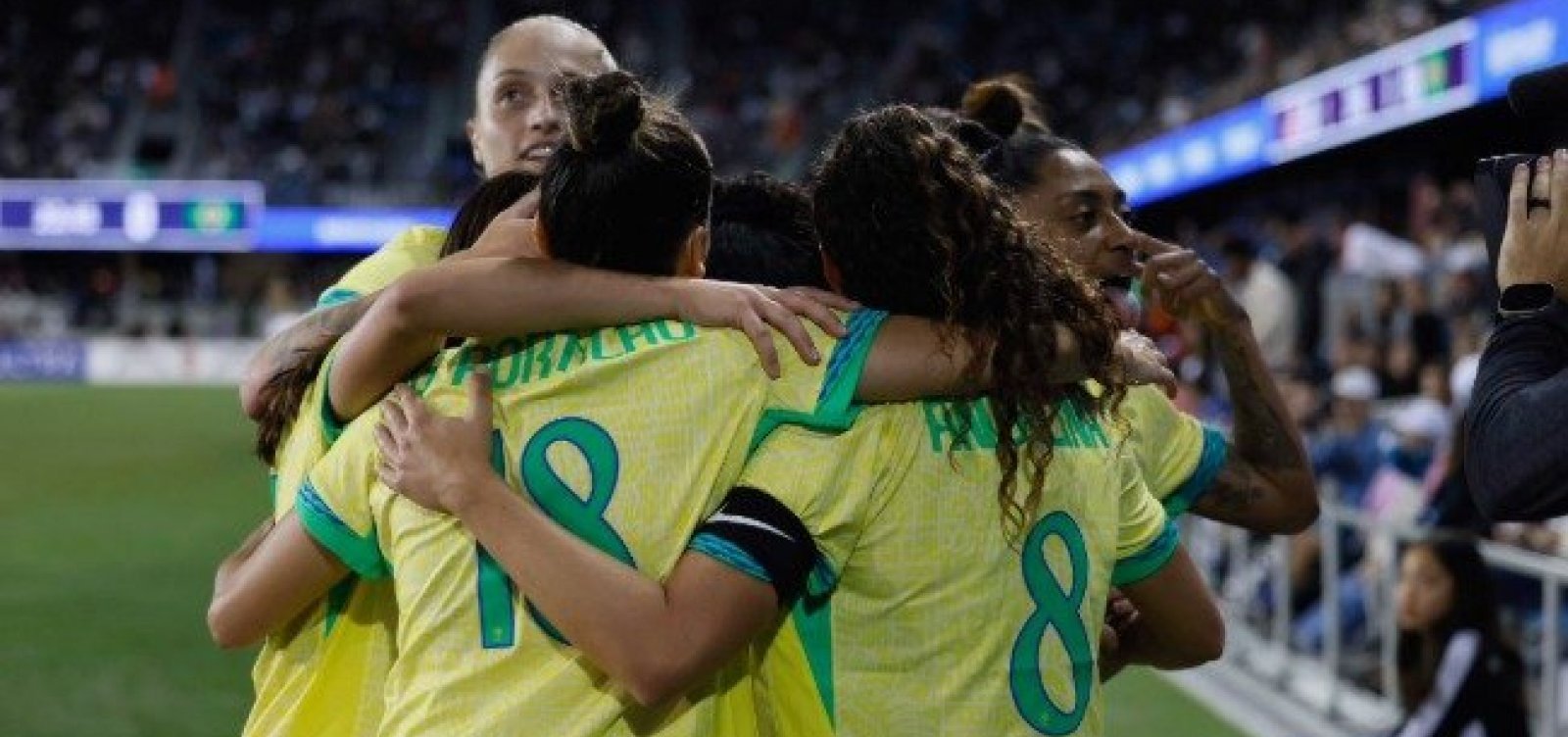 Brasil vence Estados Unidos de virada e confirma grande fase da Seleção Feminina