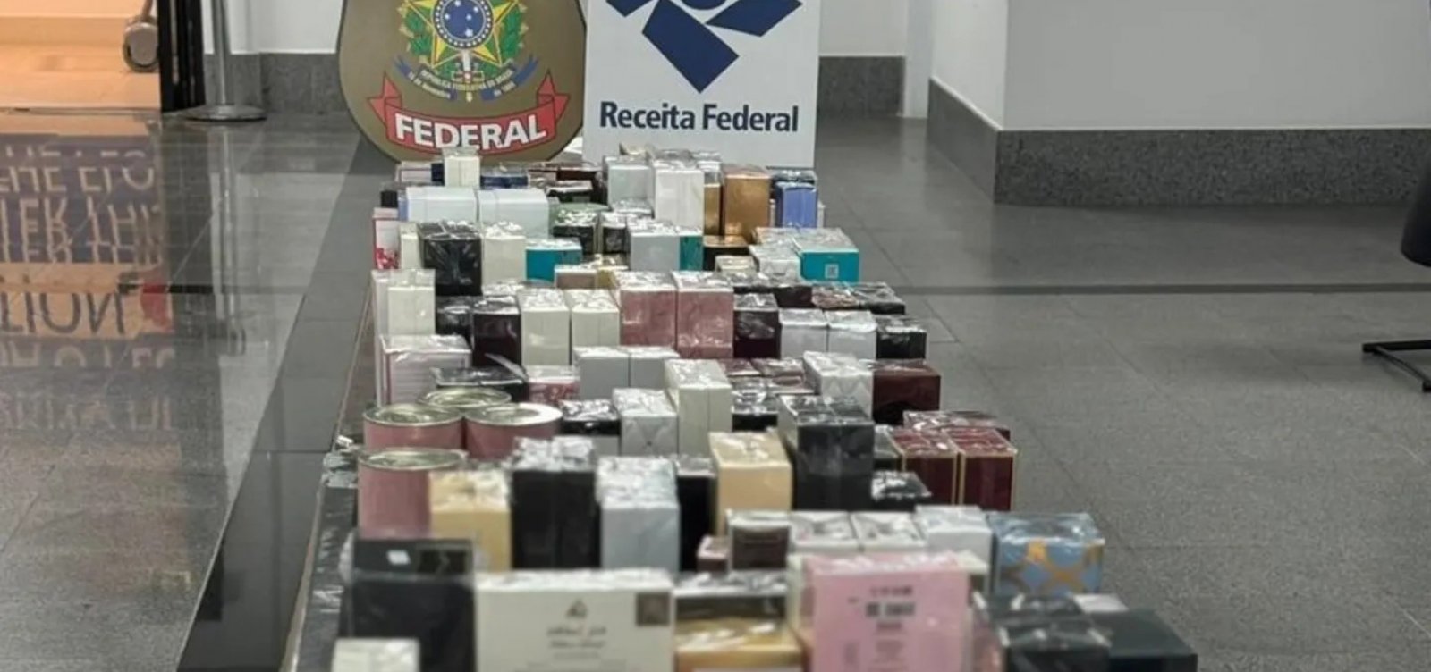Receita Federal e PF apreendem 250 perfumes importados avaliados em R$ 100 mil no Aeroporto de Salvador