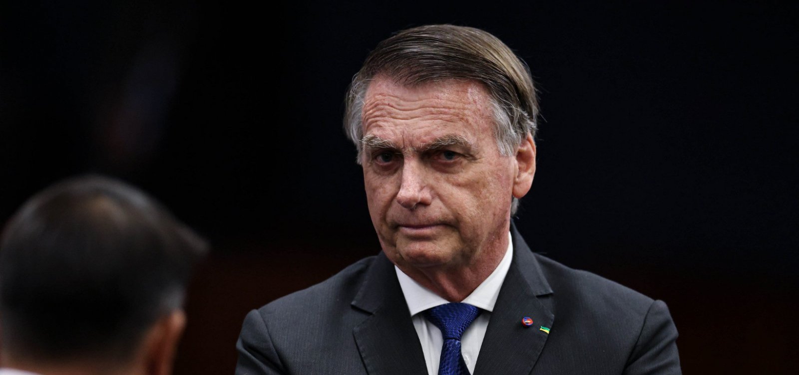 Arma registrada em nome de Bolsonaro é recolhida pela PM durante fiscalização em Taguatinga