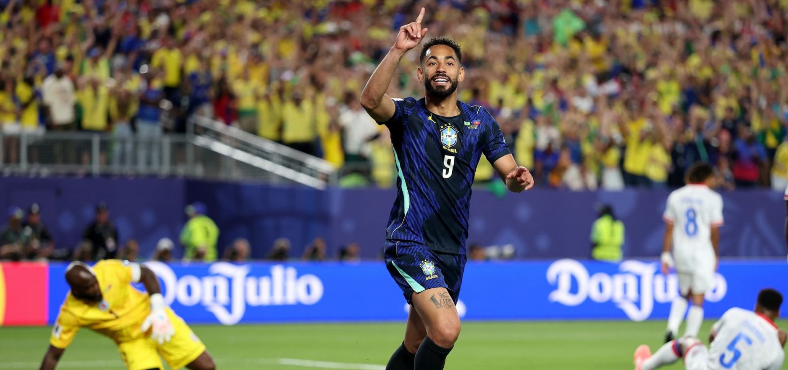 Brasil domina Haiti no primeiro tempo, vence por 3 a 0 e assume liderança do grupo na Copa