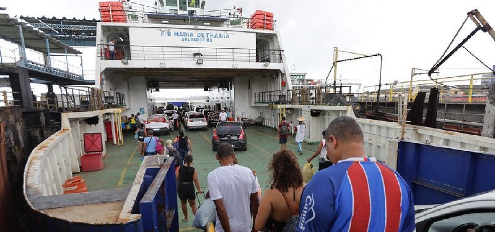 Ferry-boat tem filas intensas nesta quinta-feira; espera chega a mais de três horas após São João