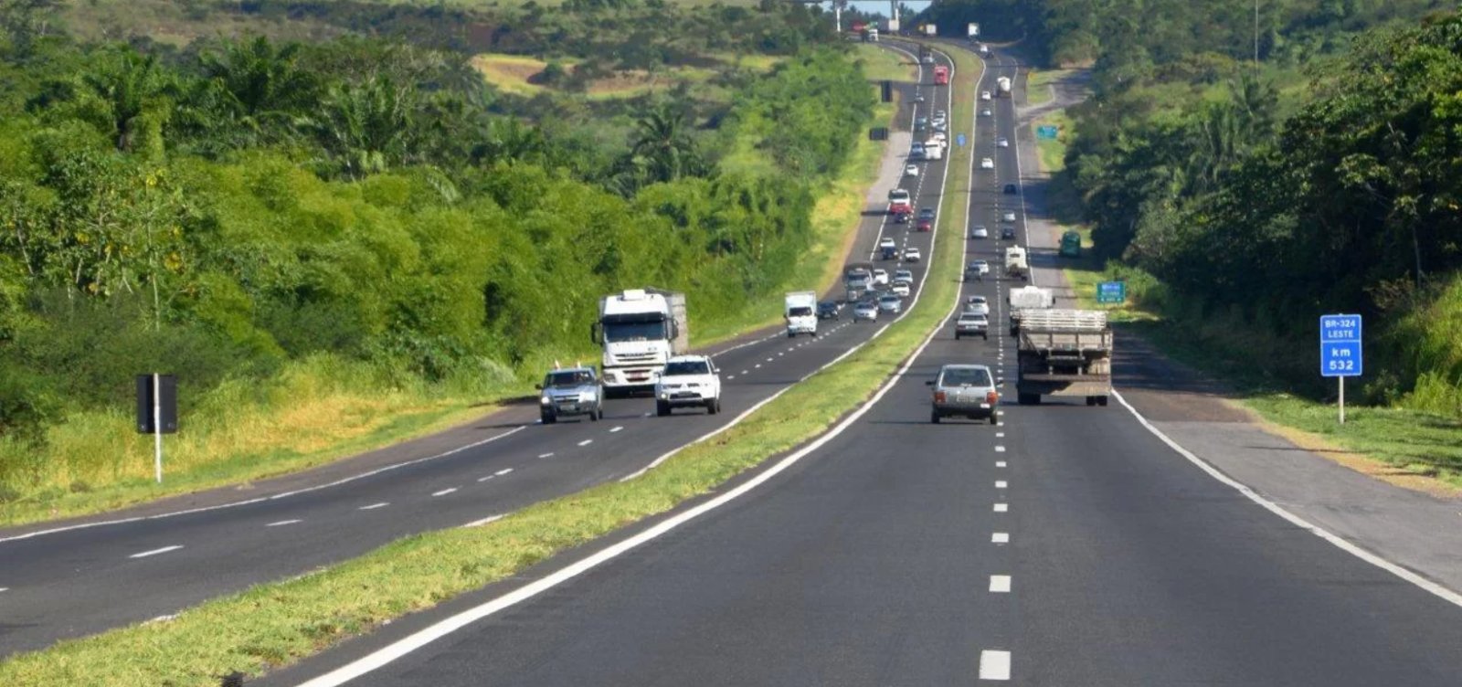 Motociclista morre após colisão na BR-324, em Feira de Santana