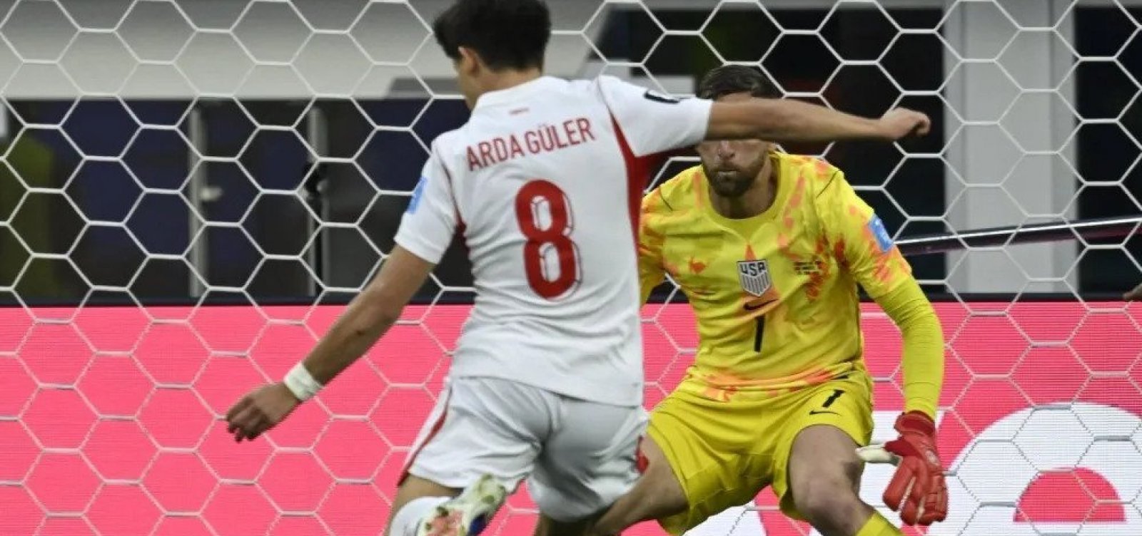 Turquia vence os EUA em jogo eletrizante, mas se despede da Copa do Mundo com vitória