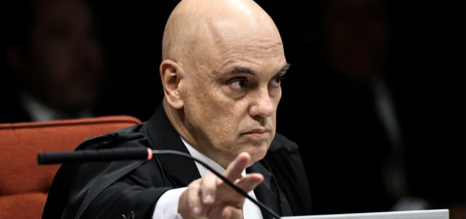Moraes dá prazo de 48 horas para PGR e defesa se manifestarem sobre arma ligada a Bolsonaro
