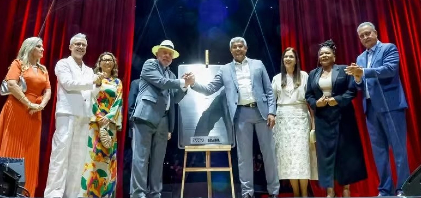 Após ampla reforma, Teatro Castro Alves retoma atividades com cerimônia marcada por autoridades e apresentações culturais