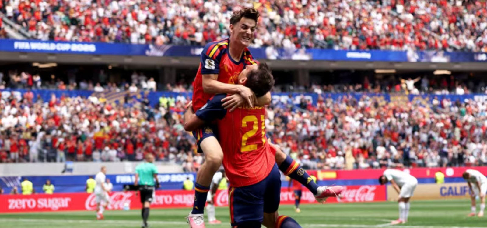 Espanha domina a Áustria, faz 3 a 0 e garante vaga nas oitavas da Copa do Mundo
