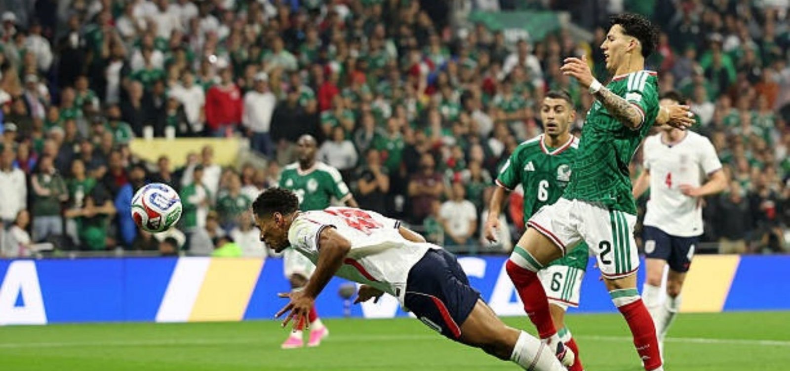 Inglaterra supera pressão do México no Azteca, quebra tabu e avança às quartas da Copa
