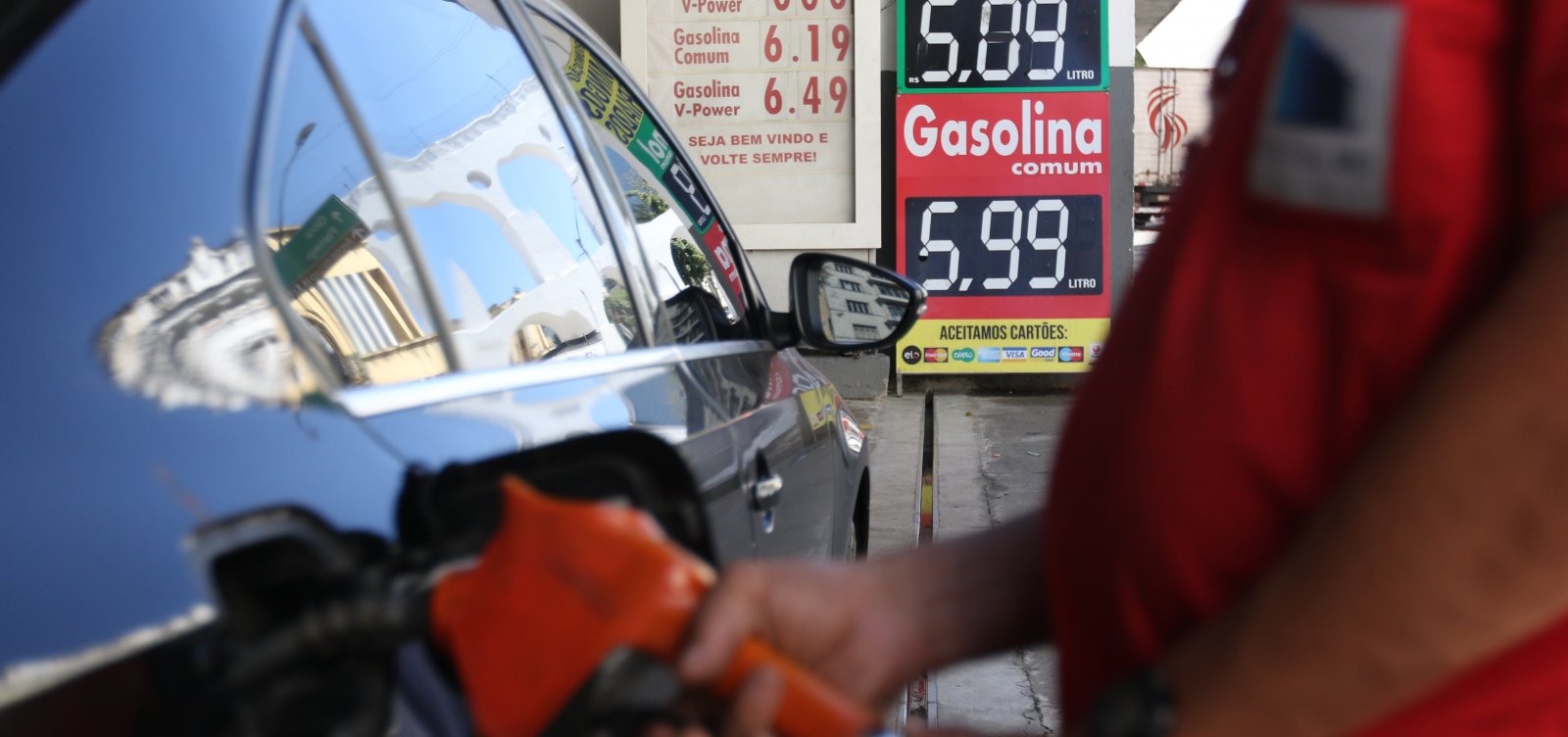 PF deflagra operação contra esquema de lavagem de R$ 7,6 bilhões em postos de combustíveis no Rio