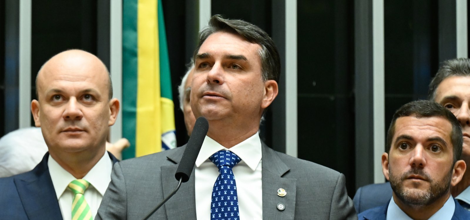 Flávio Bolsonaro depõe à PF em investigação por suposta calúnia contra o presidente Lula