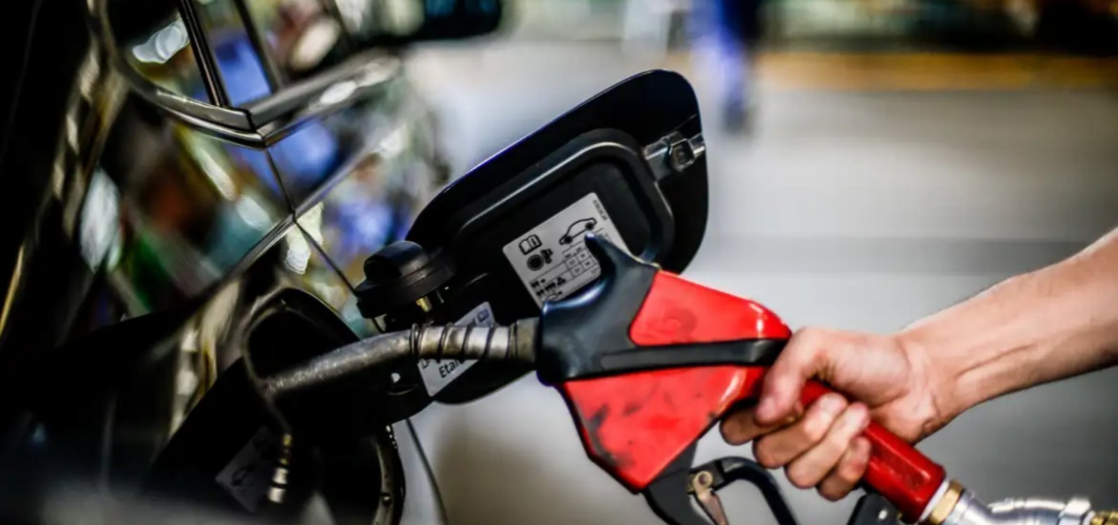 Gasolina passa a ter 32% de etanol a partir deste sábado; medida vale por pelo menos 180 dias