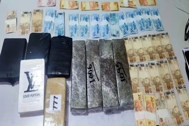 Polícia Rodoviária apreende 9 kg de drogas e causa prejuízo ao crime organizado em Brumado