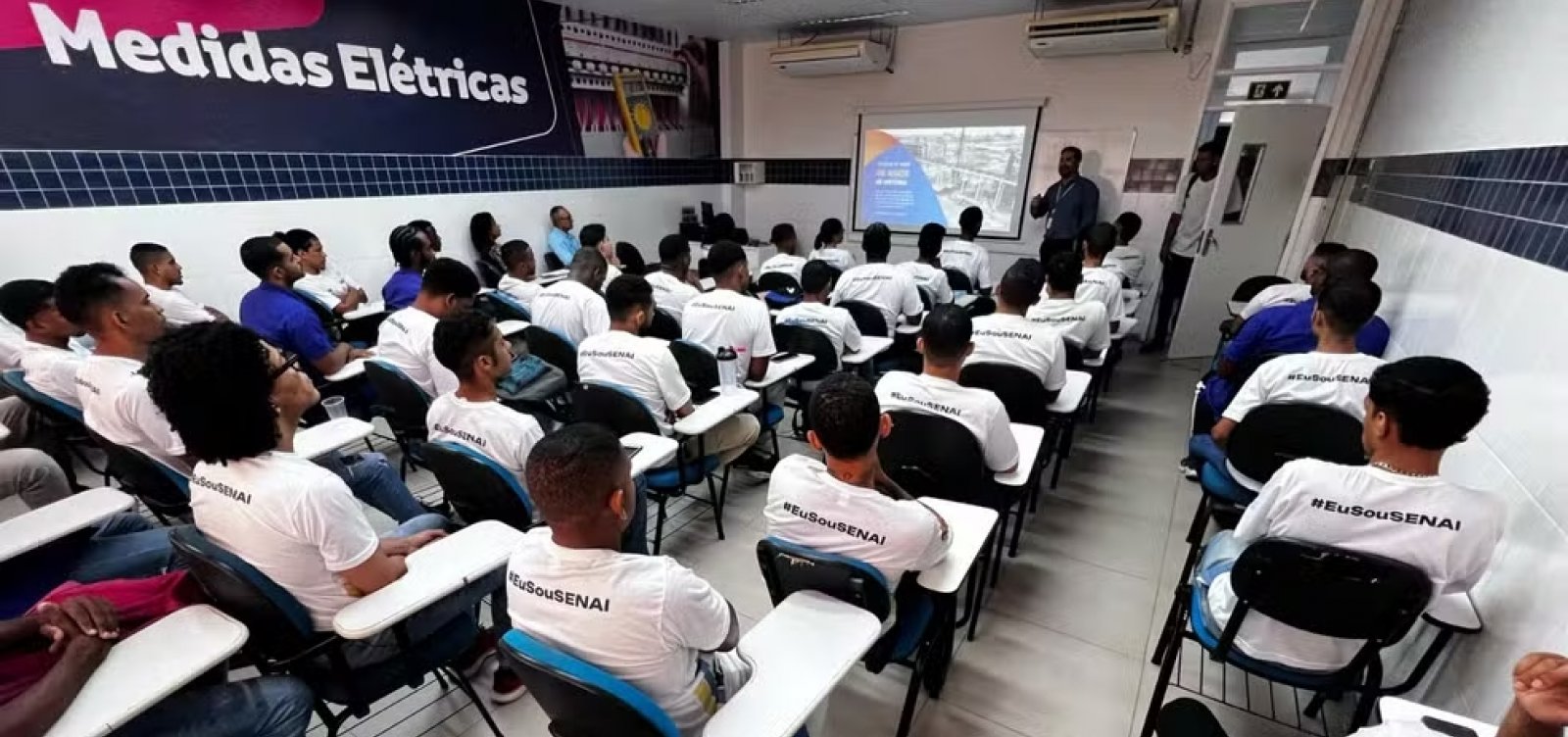 Último dia de inscrições para programa que oferece bolsa de até R$ 2 mil na Bahia