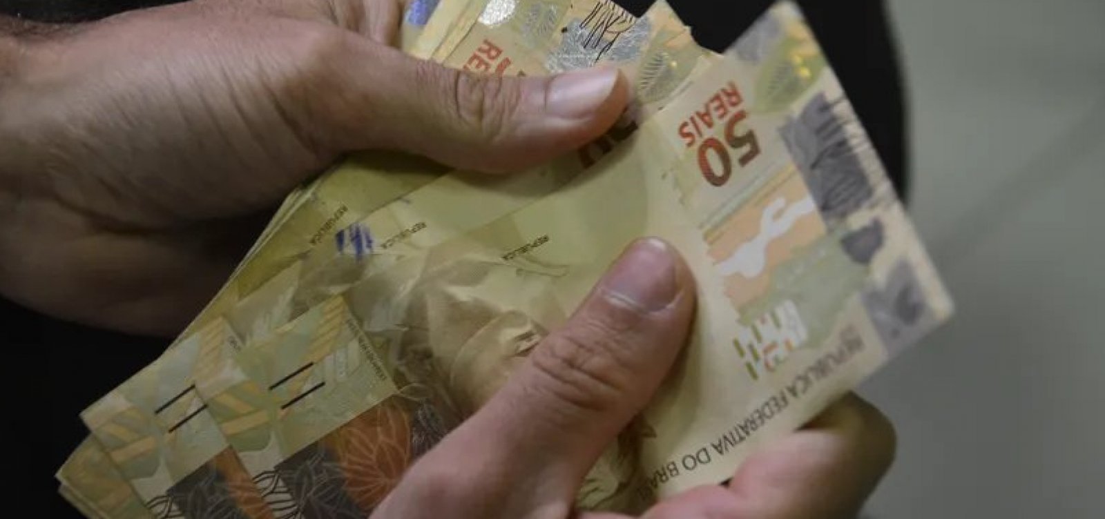 Salário mínimo deve chegar a R$ 1.741 em 2027, projeta governo
