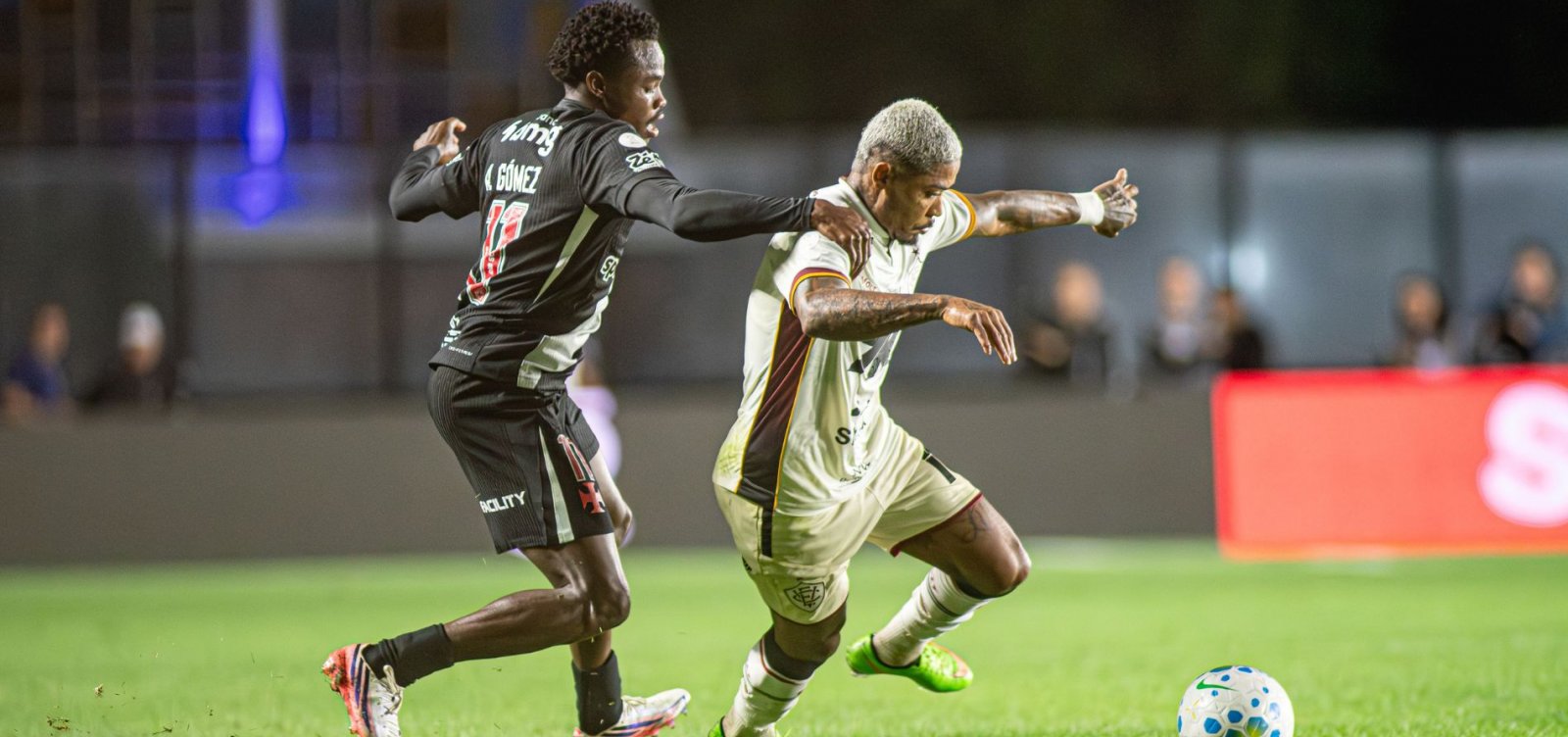 Vitória perde para o Vasco mesmo com vantagem numérica e decide vaga no Barradão
