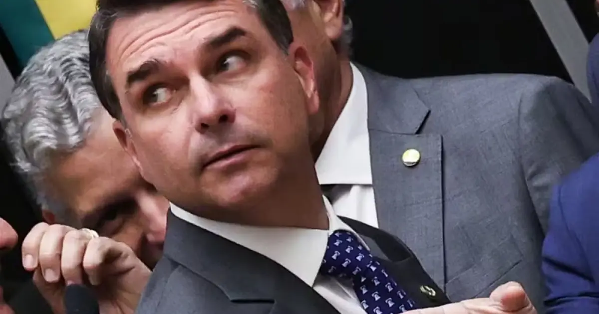Flávio Bolsonaro relata ao TSE aumento de ameaças e escalada de violência nas redes sociais