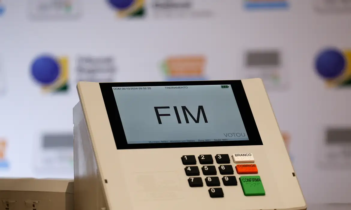 Eleitor tem até esta quinta-feira (20) para solicitar voto em trânsito nas eleições