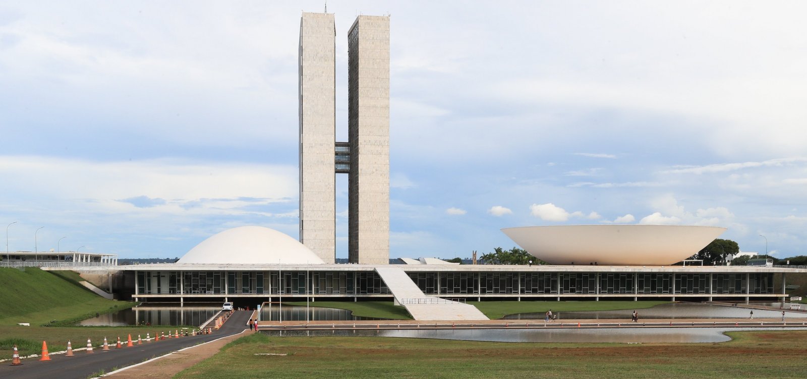 Congresso tem semana de votações com fim da escala 6×1, ‘taxa das blusinhas’ e segurança pública