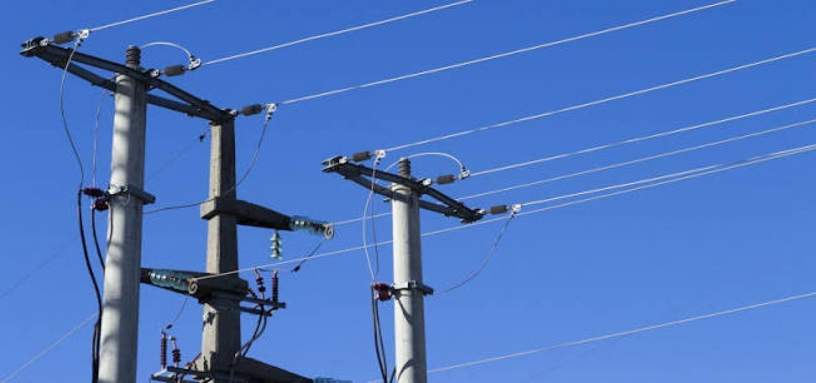 Seis bairros de Salvador terão fornecimento de energia suspenso nesta terça-feira; confira os locais