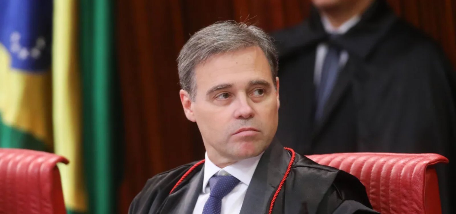 Mendonça cumpre determinação de Fachin e retira sigilo de 15 processos do caso Master