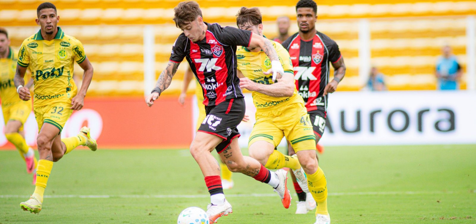 Vitória abre 2 a 0, mas sofre empate do Mirassol no fim e segue sem vencer fora de casa
