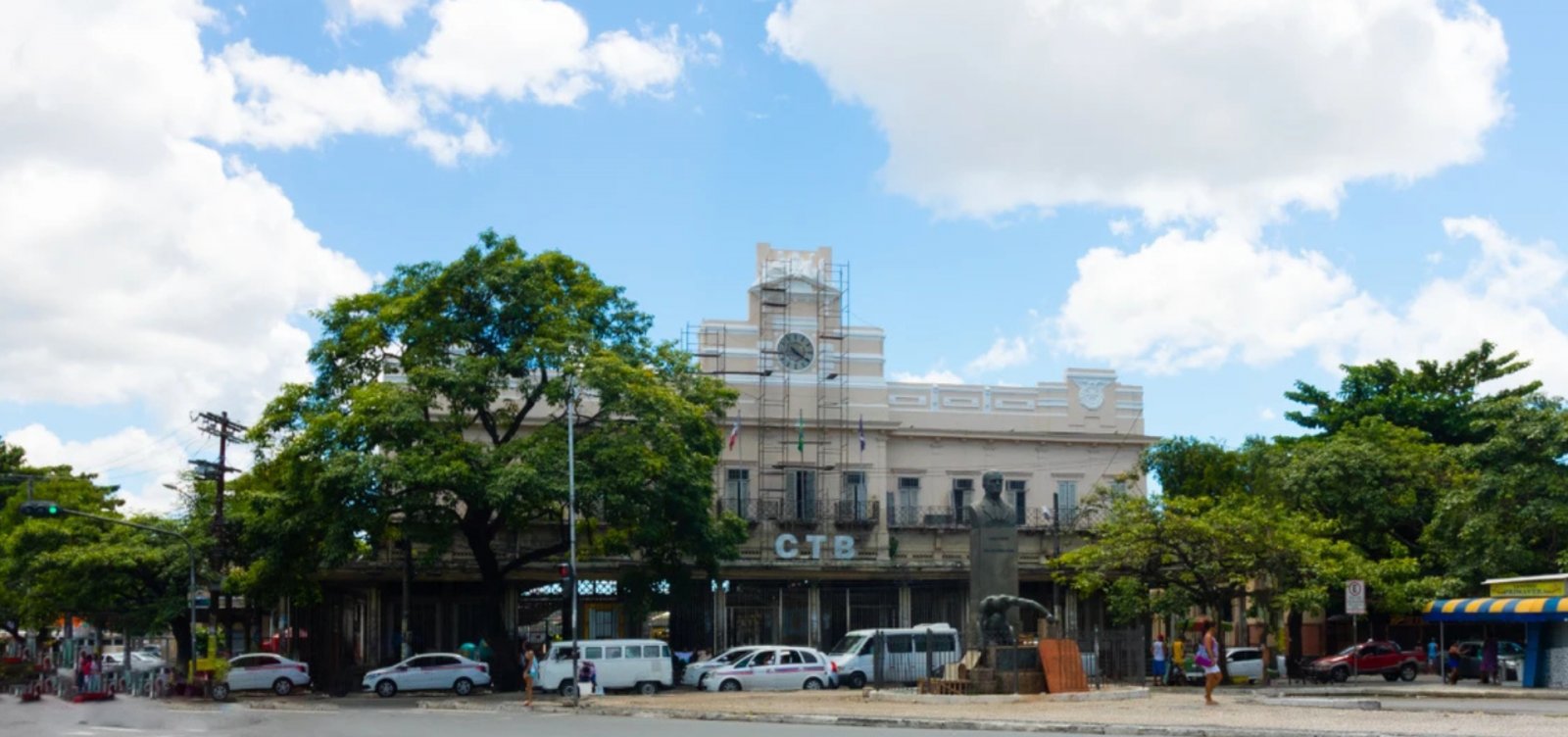 Largo da Calçada ganha nova estrutura após requalificação e será inaugurado nesta terça-feira em Salvador