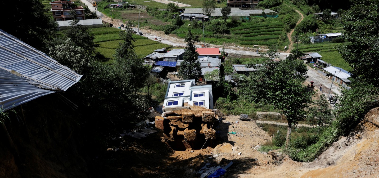 Chuvas intensas deixam 70 mortos e provocam deslizamentos e avalanche no Nepal e na Índia