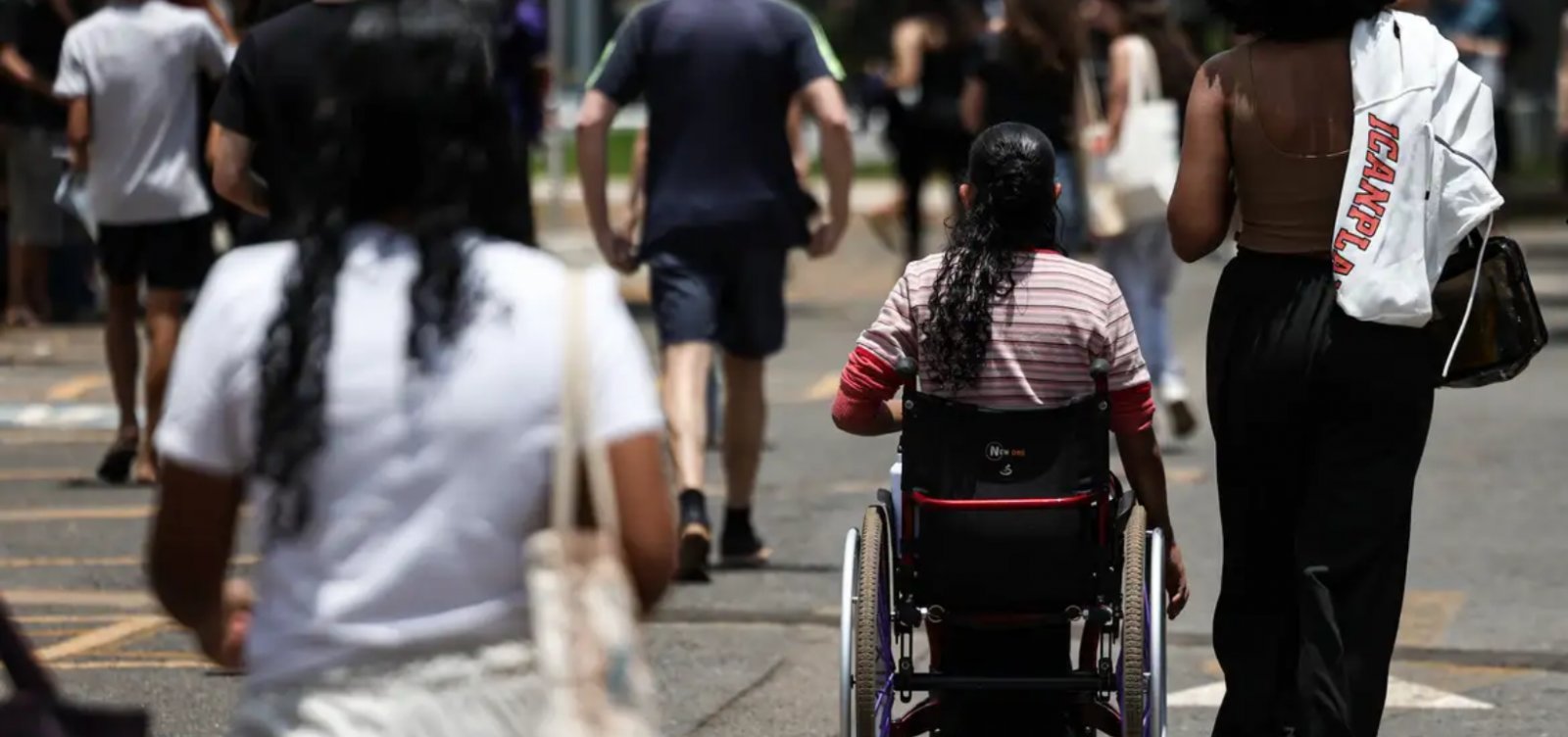 Enem 2026: estudantes têm até domingo para escolher entre inglês e espanhol