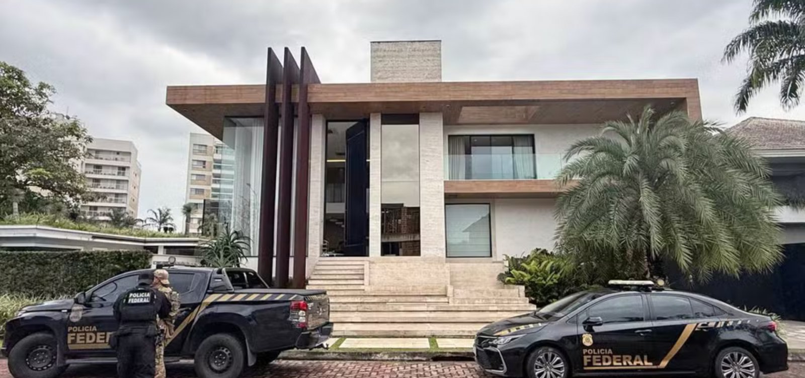 Mãe e irmão de Oruam são presos em operação da PF contra esquema de internet ligado ao Comando Vermelho