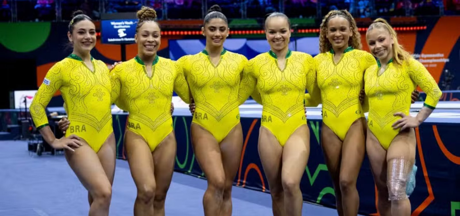Rebeca Andrade lidera classificatória no salto, e Brasil garante cinco finais no Mundial de Ginástica