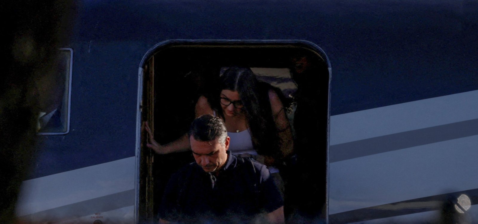Flávio Bolsonaro e família recebem autorização humanitária para ficar nos EUA até outubro de 2027
